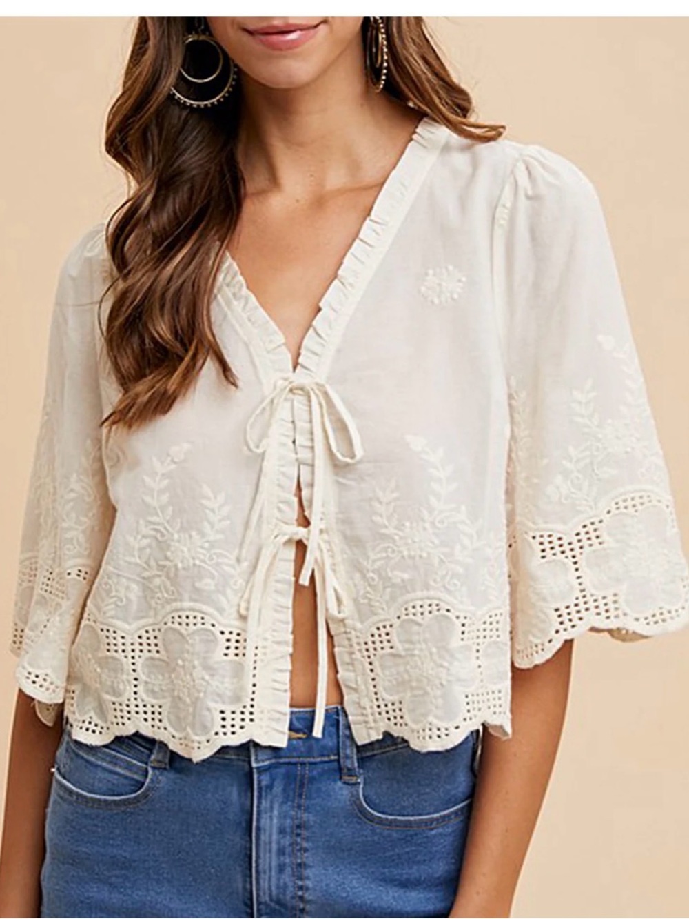 Cuffs/Anniewear Cream Embroidered Tie Front Top Size M